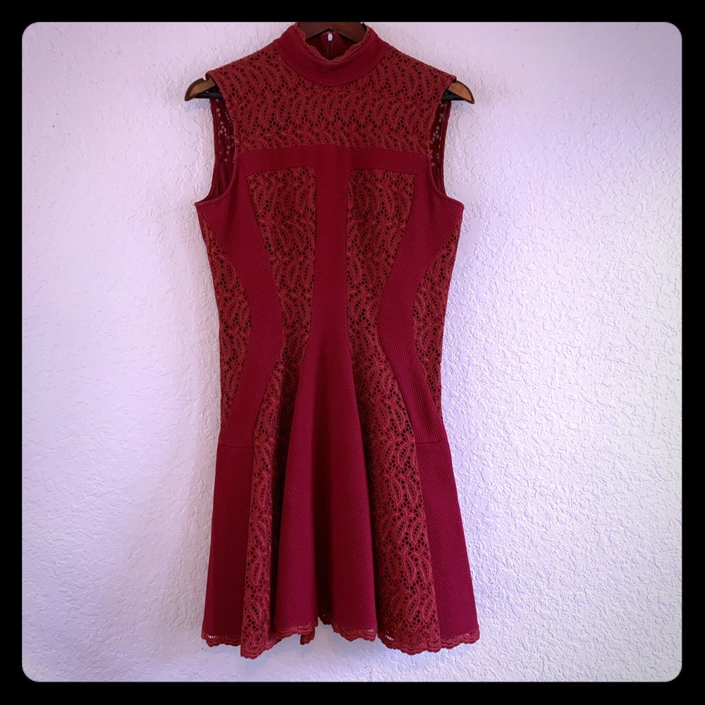 Alexander McQueen red lace/cotton flared dress - Picture 2 of 8